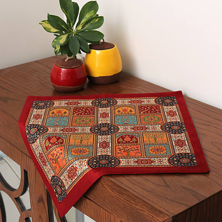 رومیزی مخمل طرح چهارفصل (آستر ساتن)