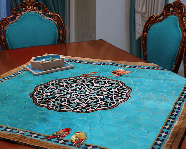 رومیزی مخمل طرح حوض فیروزه (آستر ساتن)