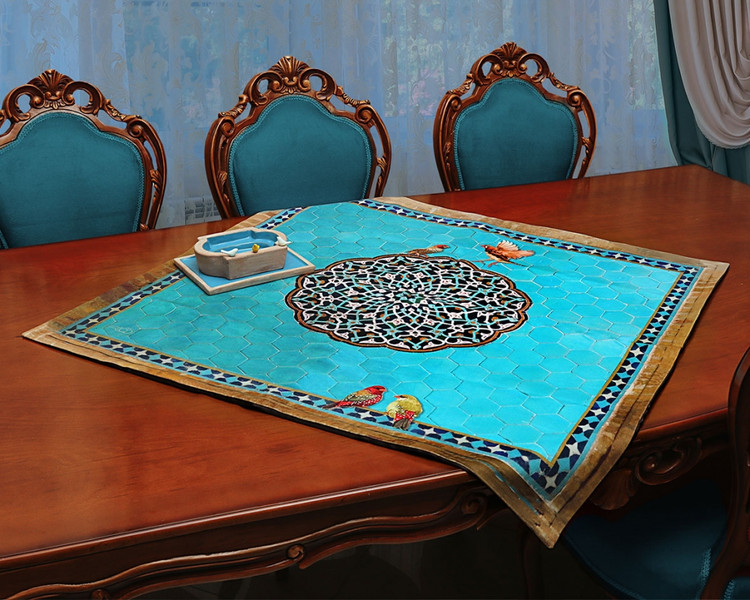 رومیزی مخمل طرح حوض فیروزه (آستر ساتن)