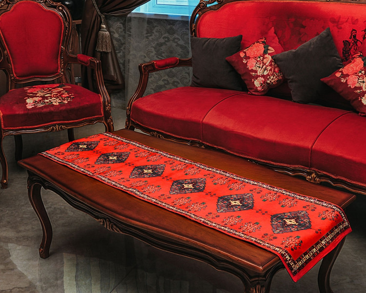 رومیزی مخمل طرح دشت شقایق (آستر ساتن)