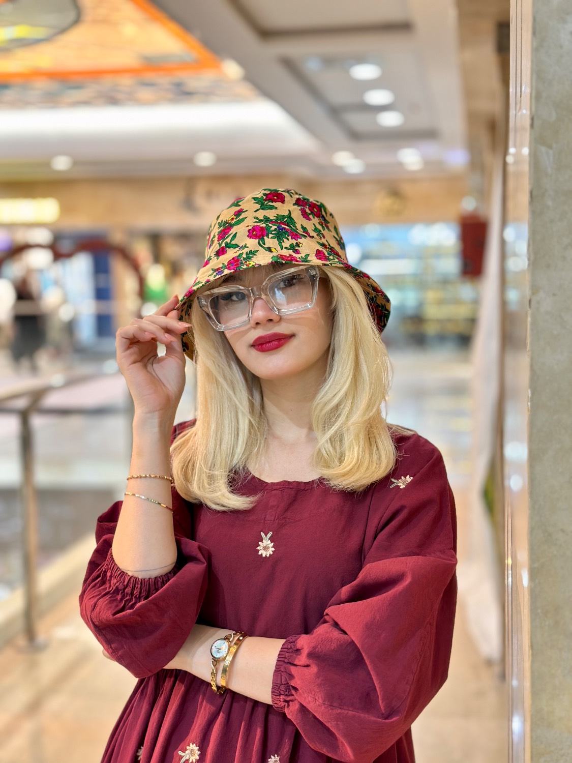 کلاه باکت نخی گلدار