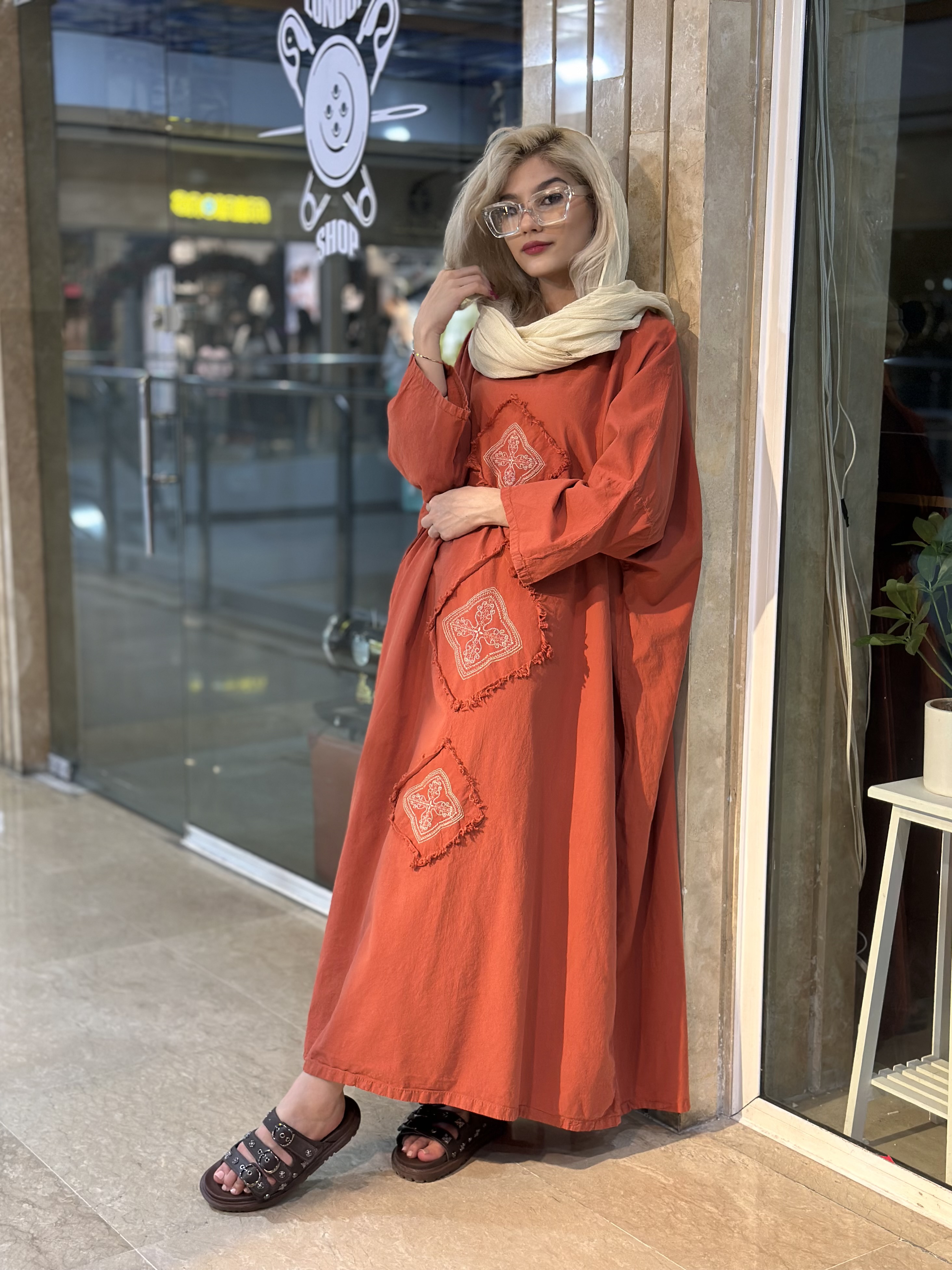 کفتان الیاف طبیعی بلند زنانه گلدوزی شده مدل درباری