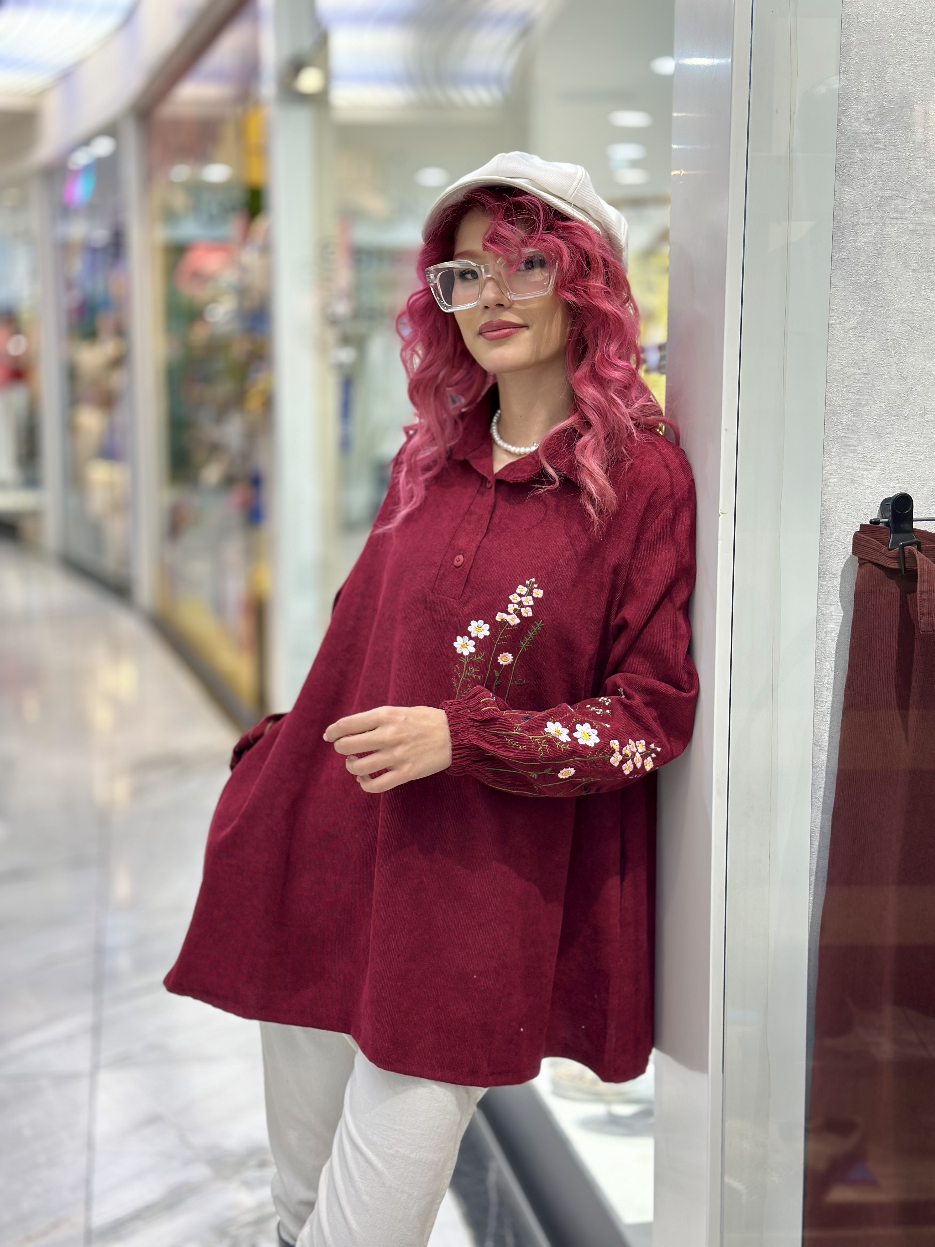 شومیز  نیم دکمه مخمل زنانه گلدوزی شده مدل گل